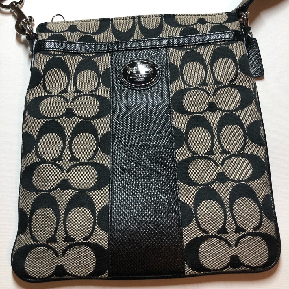 ⭐️SOLD⭐️Coach crossbody